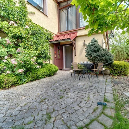 דירה W Starym Sadzie By Interhome *