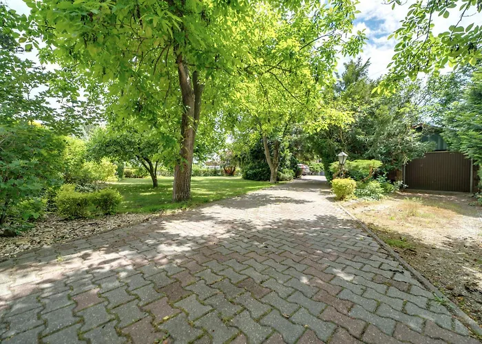 W Starym Sadzie By Interhome דירה