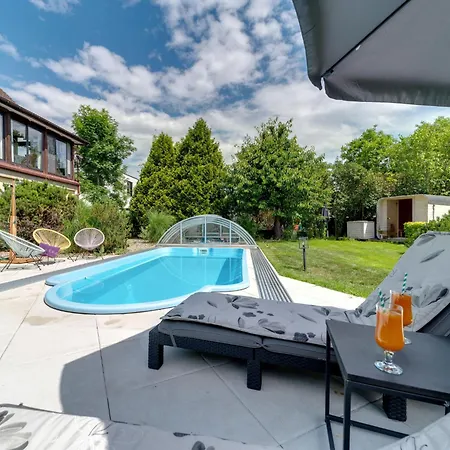 Appartement W Starym Sadzie By Interhome *