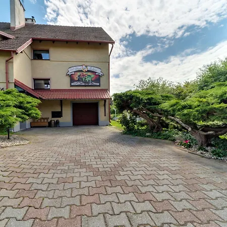 Appartement W Starym Sadzie By Interhome *